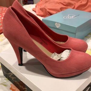 Brand new coral heels